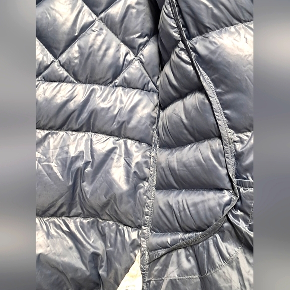 ❄️ Lululemon Fluffin Awesome Down Jacket Size 4 ❄️ - Picture 9 of 12